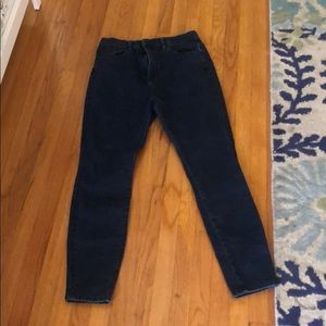 BDG UO SUPER HIGH RISE TWIG ANKLE DARK WASH JEAN